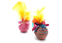 [190572] PELOTA DE SISAL CON PLUMA - DM